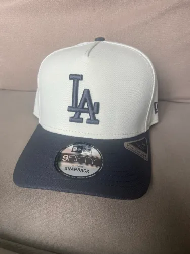 Vendo boné novo New Era LA dodgers
