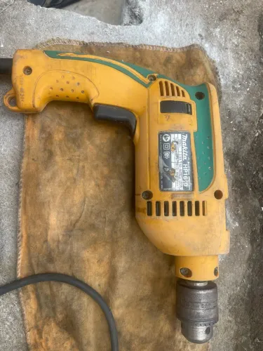 Furadeira Makita HP1640, 220 V