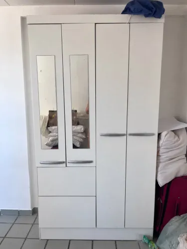 Guarda-Roupa 4 portas (quatro portas) com espelho