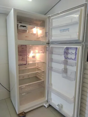 Geladeira modelo Df 48