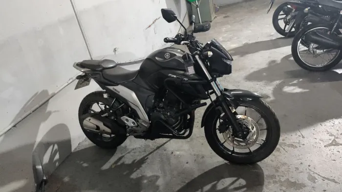 YAMAHA FZ 25 PRETA 2023 Shalon veículos Cariacica