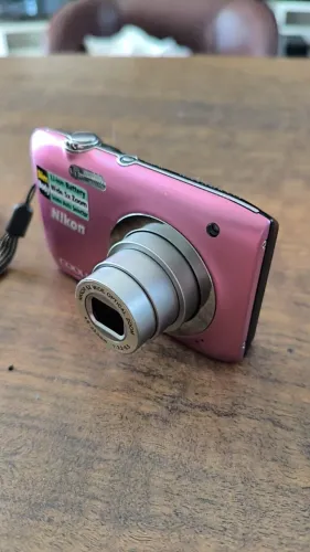 Câmera Digital Nikon Coolpix S2600 melhor que Cybershot
