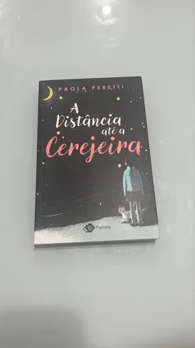 A Distância Até a Cerejeira - Paola Peretti (ótimo estado)