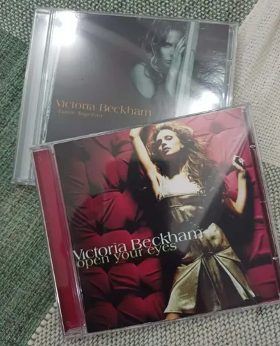 CD Victoria Beckham