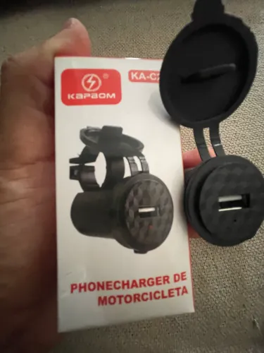 Carregador USB para celular de moto