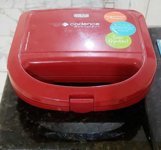 Sanduicheira Cadence antiaderente luxx red