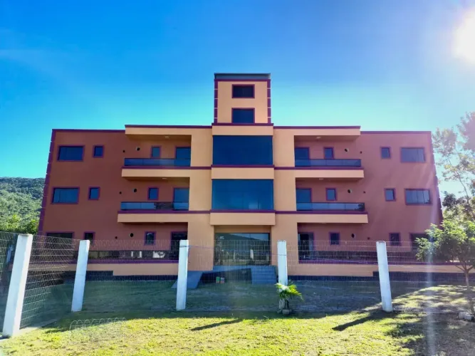 Imóvel para venda possui 1680 metros quadrados em Ratones - Florianópolis - SC