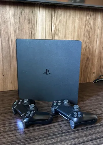 PS4 Slim + 2 Controles + 9 Jogos