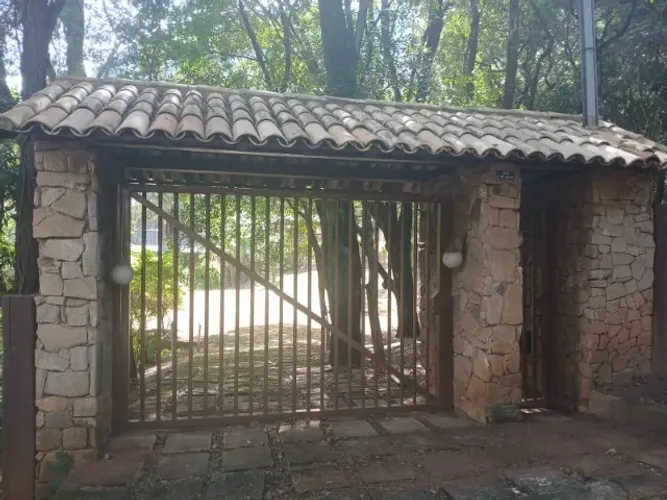 Excelente lote no Condomínio Retiro do Chalé - 1.400 m2 - Plano
