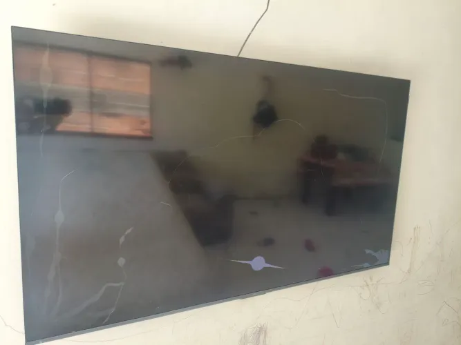 TV TCL 65polegadas COM DEFEITO NO DISPLAY 