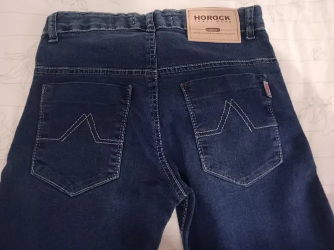 Calça jeans infantil masculina, nunca usada, tamanho 12, com elastano