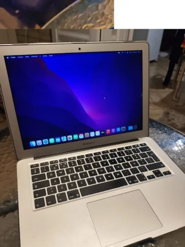 MacBook Air 2017 i5 8GB RAM 250GB SSD + Carregador Original + Capas