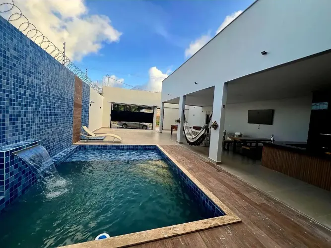 Lene Pegado Vende Casa com 4 suítes a P/Fechada em Salinas no Condomínio Vale do Sal II
