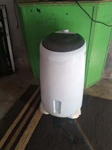 Vendo esta centrífuga 20 kilos em perfeito estado nao troco