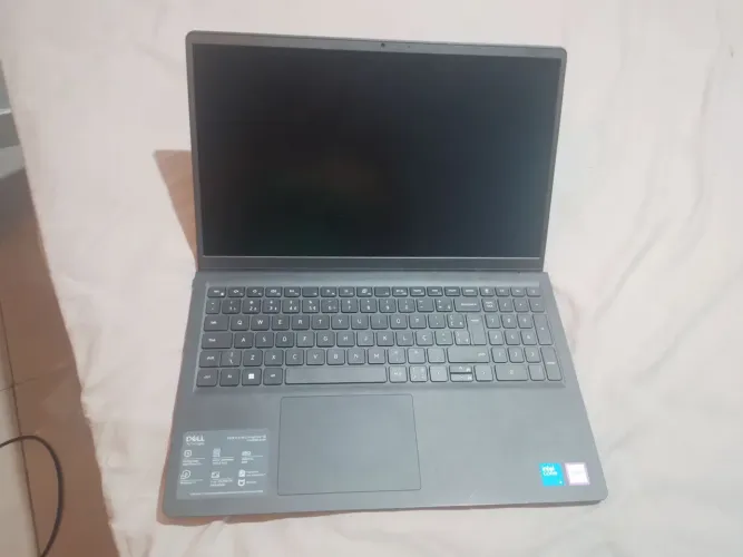 Notebook semi novo Dell
