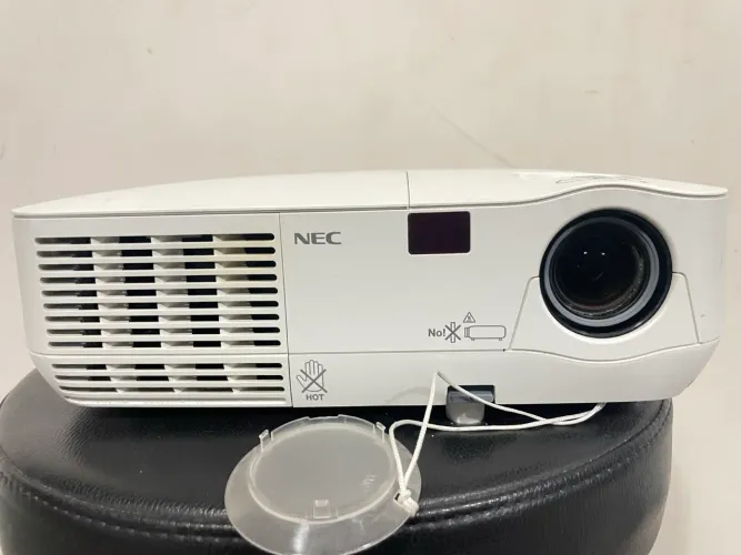 Projeto NEC NP115 SVGA 2500 Lumens