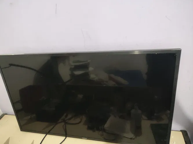 Vende 3 tv, 2 back light queimado, 1 funciona