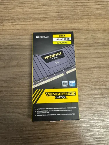 Memória RAM Corsair Vengeance LPX 16GB DDR4 3200MHz - Lacrada