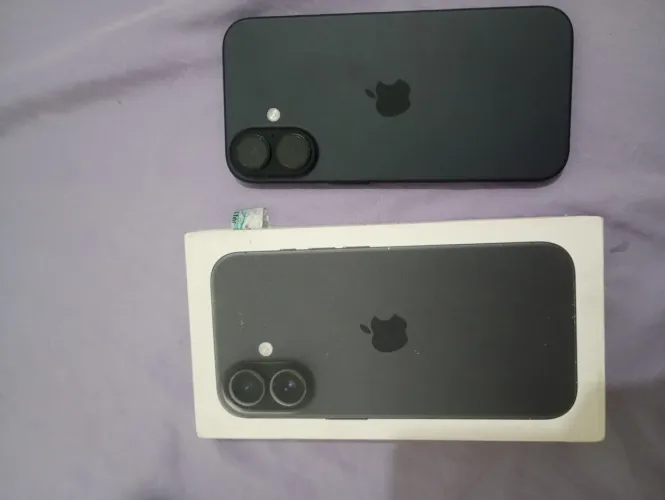 iPhone 16 - Seminovo (com 11 meses de uso)