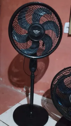 Vendo ventiladores semi novos
