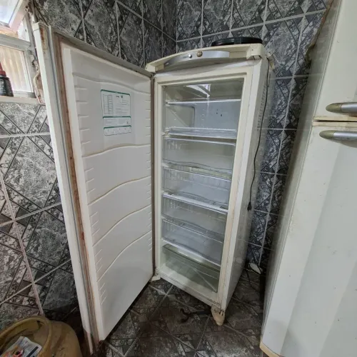 Vende-se freezer vertical