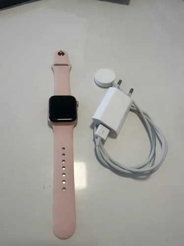 Apple Watch Series 4 GPS 40 mm Rose Gold 