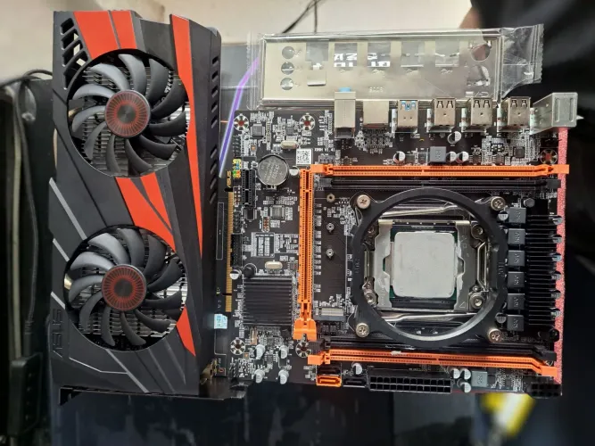 Kit Xeon x99 com processador E5 2670 V3 e Placa de Vídeo GTX 960 4gb
