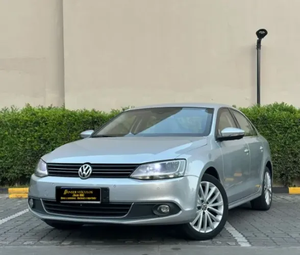 Volkswagen Jetta Highline 2.0 TSI 16V 4P Tiptronic 2014