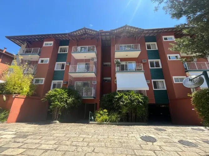 Cobertura com 3 suítes e duas vagas no condomínio Albergo Dei Pini