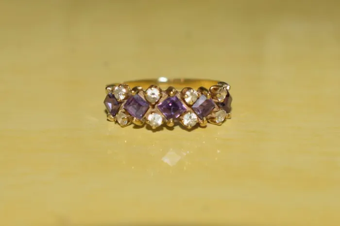 Anel ouro 18k com pedras de Ametista
