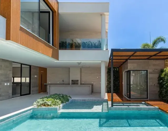 Casa Nova de Alto Padrão no Condomínio Del Lago Barra da Tijuca