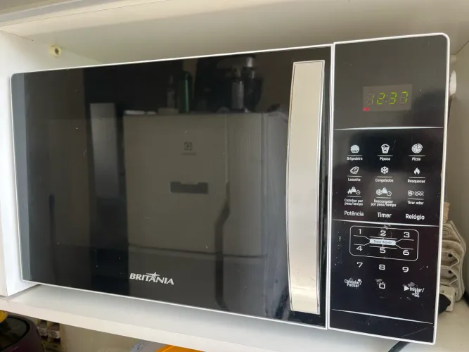 Microondas Britânia Bmo38