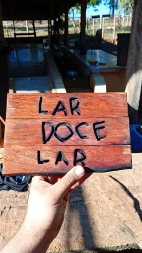 Placa em madeira 
