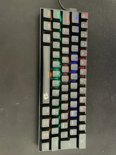 Teclado mecânico 60% redragon 1 ano de uso, preço negociável