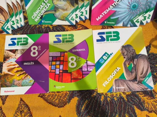 Livros SFB, 8° ano.