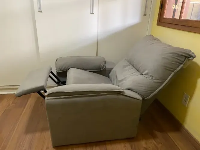 Poltrona do Papai Reclinável Super Confortável BestHouse Cinza Apenas 7 meses de uso.