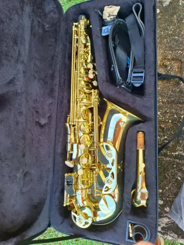 Vendo sax alto zerado