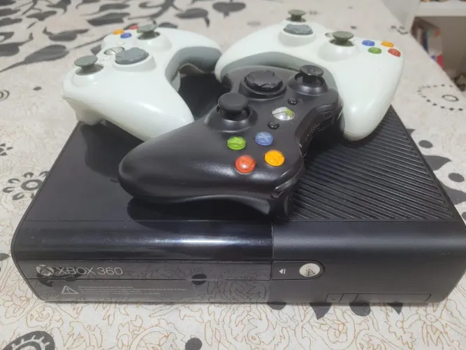 Xbox slim com kinect