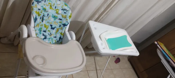 KIT BEBÊ: CADEIRÃO+ BANHEIRA (PERFEITO ESTADO DE CONSERVAÇÃO)