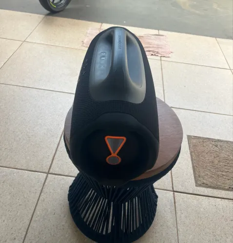 Bom Box JBL 4 zera
