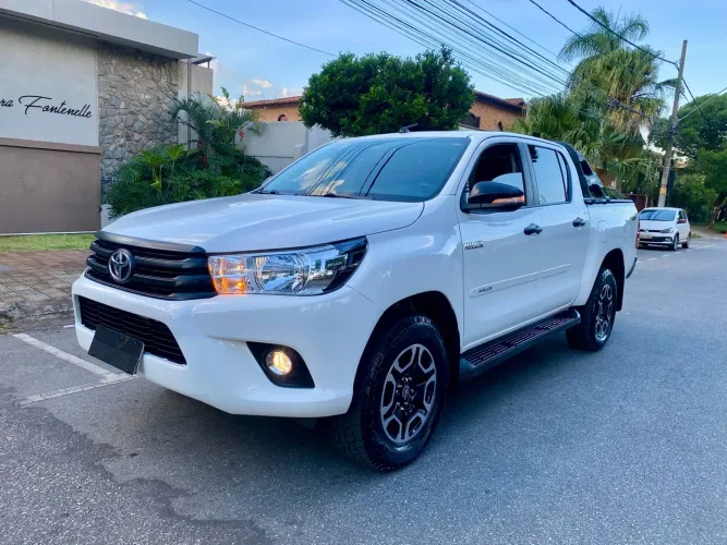 Toyota Hilux CD 4X4 2.8 Diesel Mec. 2020
