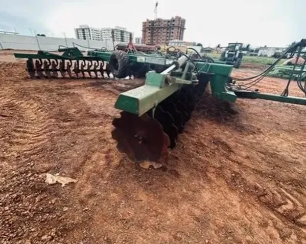 VENDO LINDO MAQUINÁRIO AGRICÚLO!