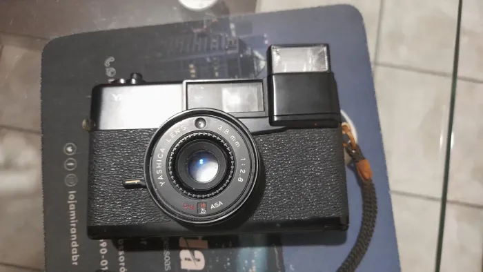 Máquina yashica MF-1