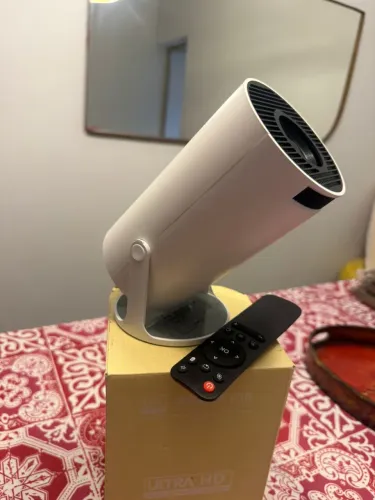 Projetor 4K Cinema em Casa 1080P WiFi - Base Giratória 180° Novo