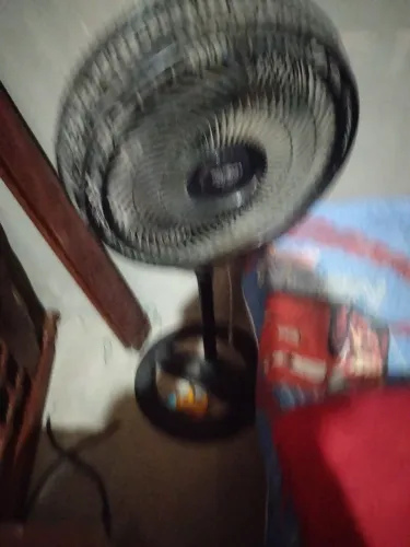 Vende-se ventilador apenas 6 mês de uso em perfeito estado 