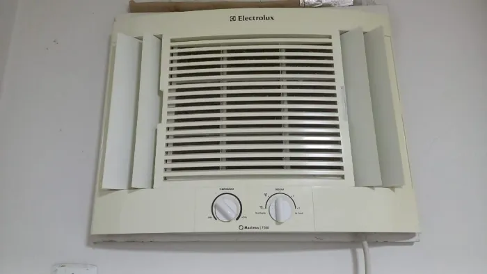 Ar-Condicionado de Janela Electrolux Maximus 7.500 BTUs