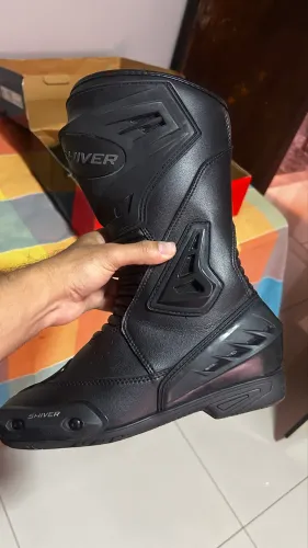 Bota esportiva shiver