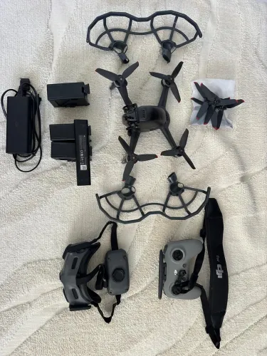 DJI fpv + fly more + goggles integra + controller 2