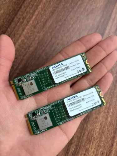 Dois NVME Adata 256GB