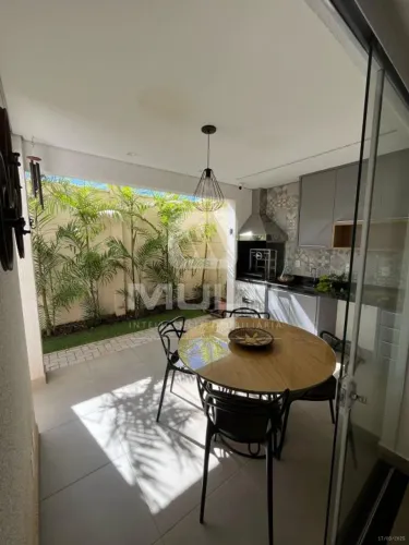 Casa Condominio - JARDIM INCONFIDENCIA